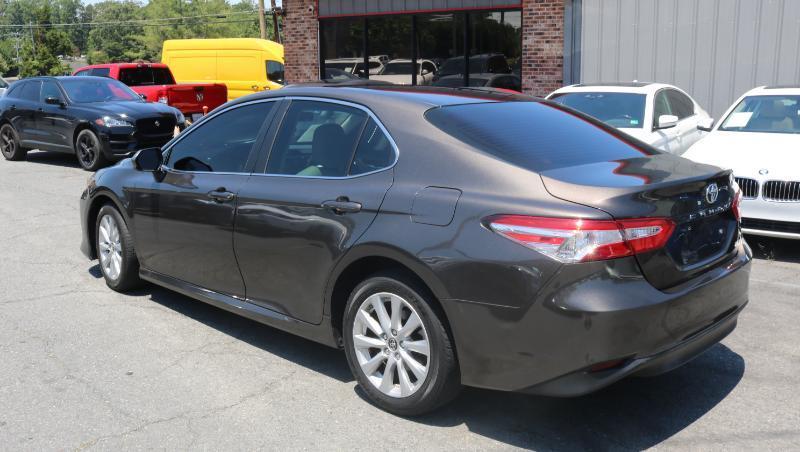 Toyota Camry LE Auto (Natl) 2018