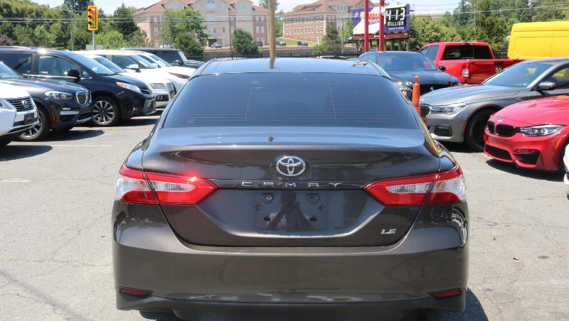 Toyota Camry LE Auto (Natl) 2018