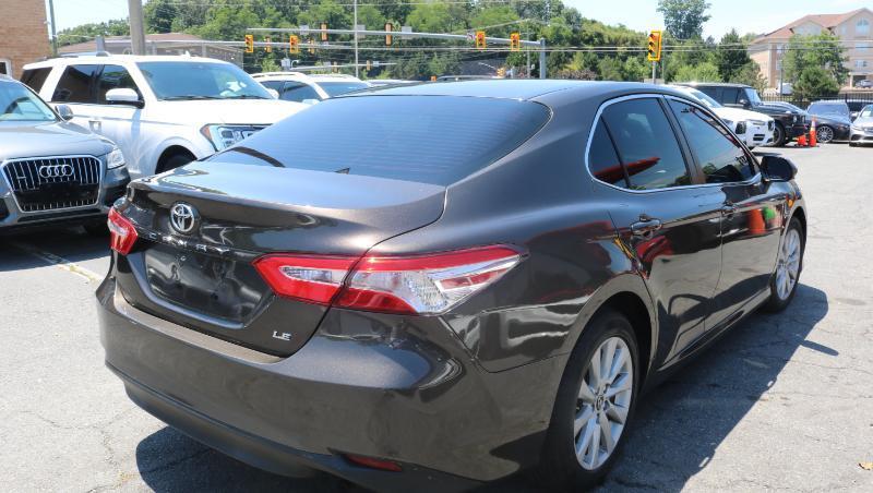 Toyota Camry LE Auto (Natl) 2018