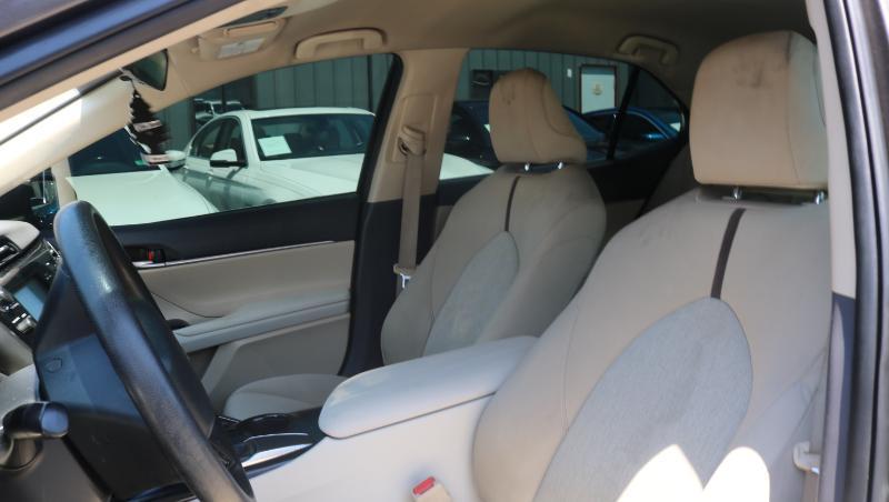 Toyota Camry LE Auto (Natl) 2018
