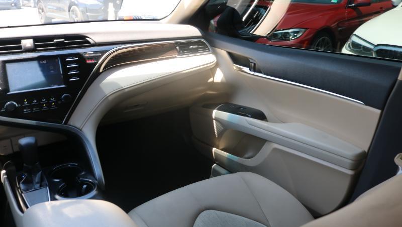Toyota Camry LE Auto (Natl) 2018