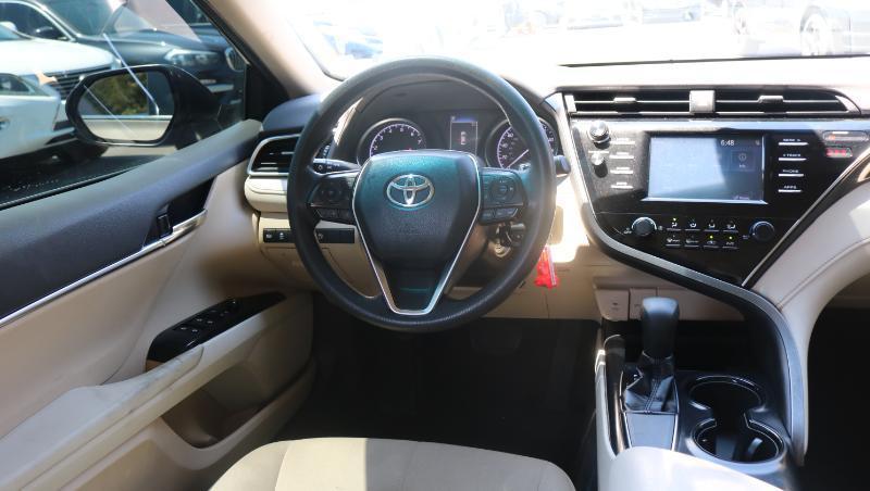 Toyota Camry LE Auto (Natl) 2018