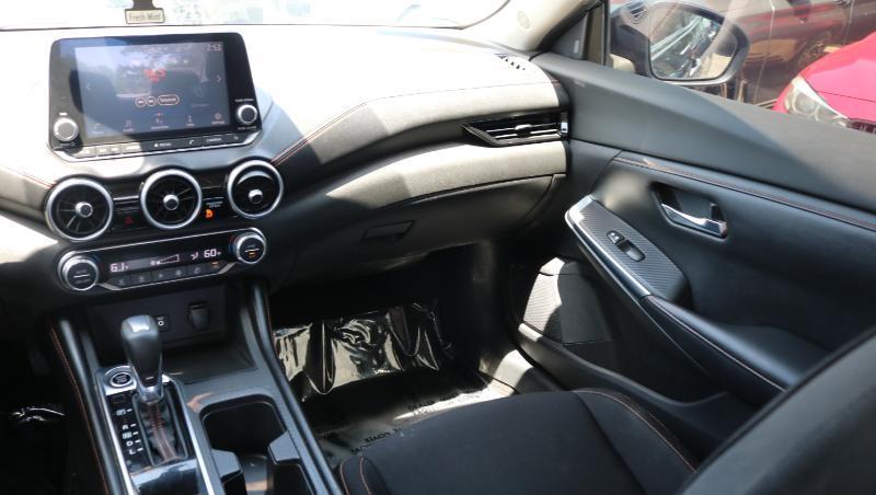 Nissan Sentra SR CVT 2020