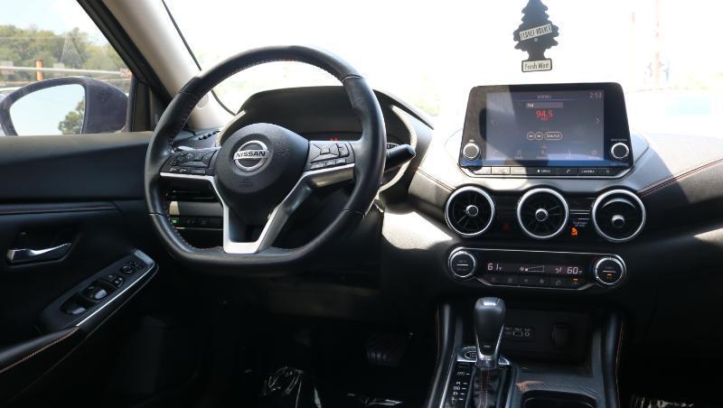 Nissan Sentra SR CVT 2020