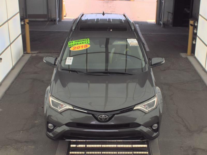 Toyota RAV4 XLE FWD (Natl) 2018