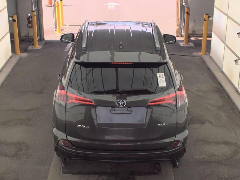 Toyota RAV4 XLE FWD (Natl) 2018