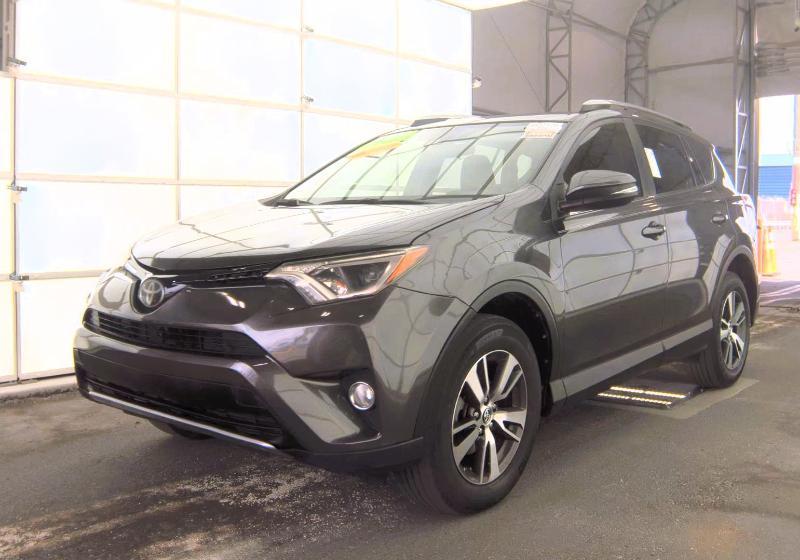 Toyota RAV4 XLE FWD (Natl) 2018