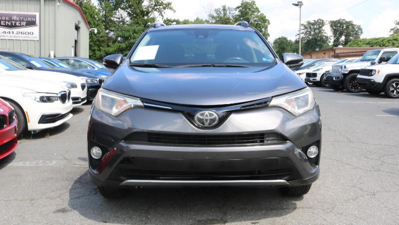 Toyota RAV4 XLE FWD (Natl) 2018