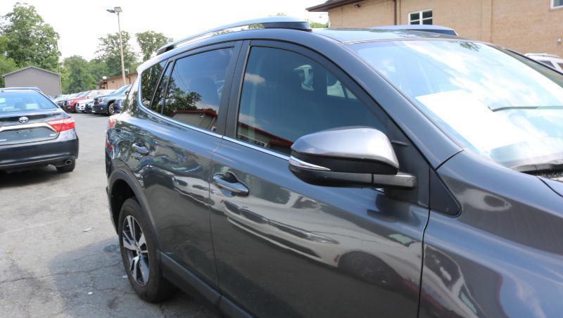 Toyota RAV4 XLE FWD (Natl) 2018