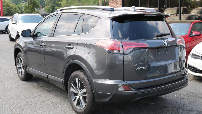 Toyota RAV4 XLE FWD (Natl) 2018