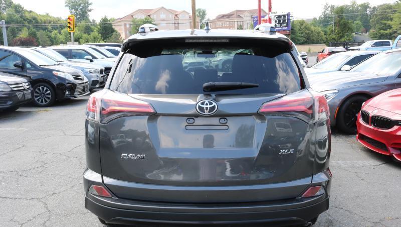 Toyota RAV4 XLE FWD (Natl) 2018