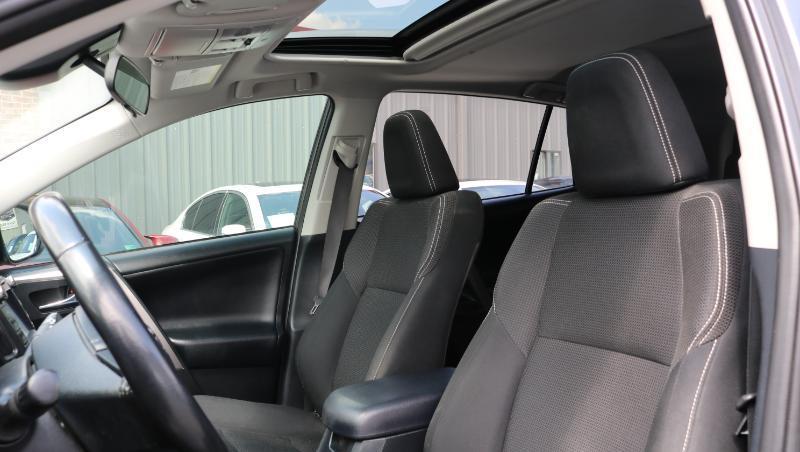 Toyota RAV4 XLE FWD (Natl) 2018