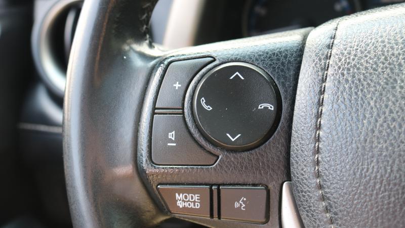 Toyota RAV4 XLE FWD (Natl) 2018