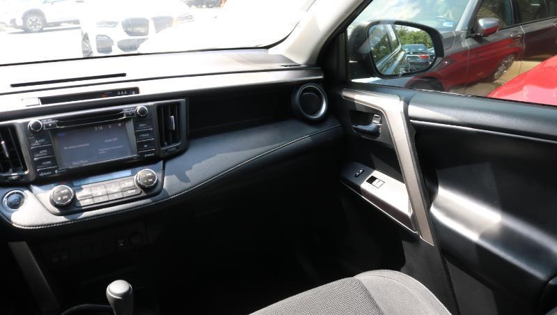 Toyota RAV4 XLE FWD (Natl) 2018