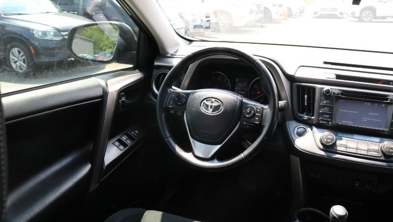 Toyota RAV4 XLE FWD (Natl) 2018
