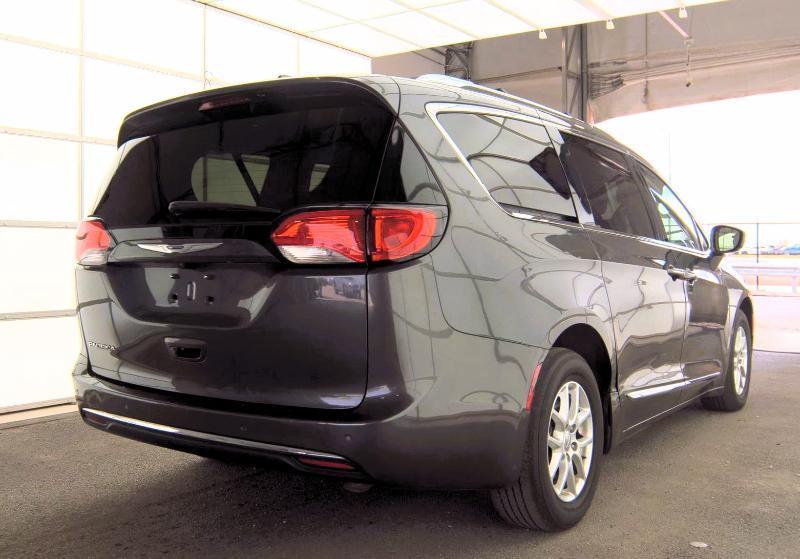 Chrysler Pacifica Touring L FWD 2020