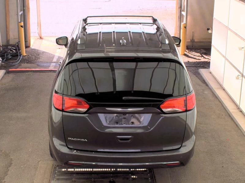 Chrysler Pacifica Touring L FWD 2020