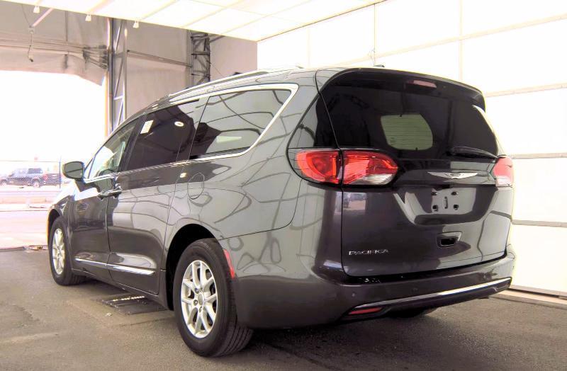 Chrysler Pacifica Touring L FWD 2020