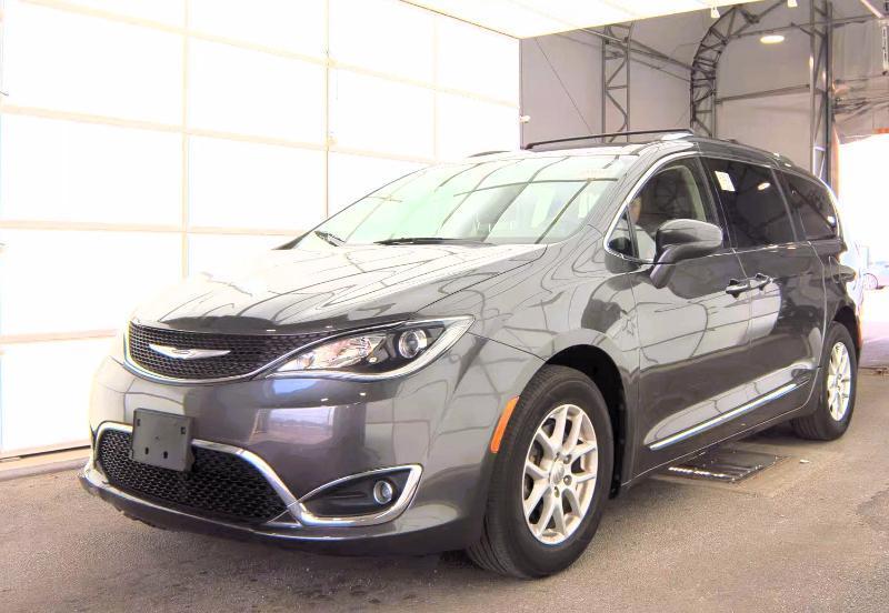 Chrysler Pacifica Touring L FWD 2020