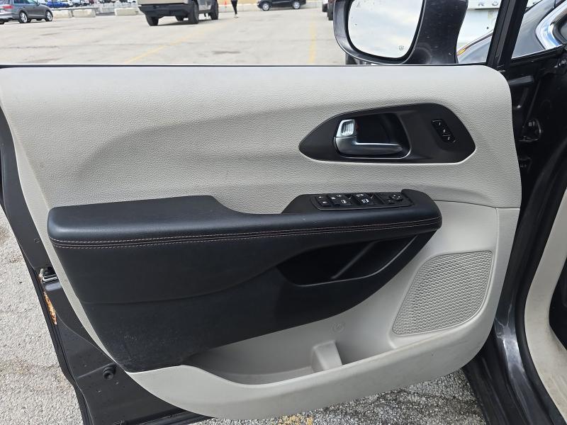 Chrysler Pacifica Touring L FWD 2020