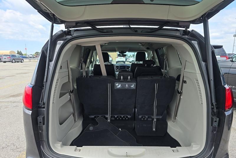 Chrysler Pacifica Touring L FWD 2020