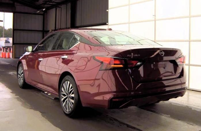 Nissan Altima SV FWD 2025