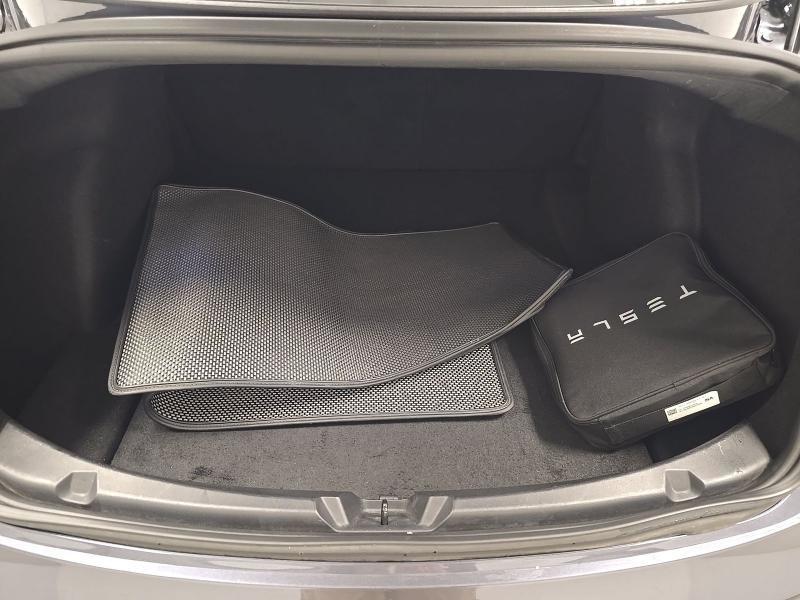 Tesla Model 3 Standard Range RWD 2020