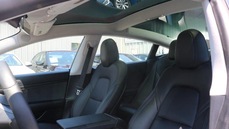 Tesla Model 3 Standard Range RWD 2020