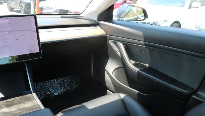 Tesla Model 3 Standard Range RWD 2020