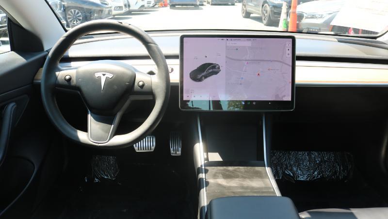 Tesla Model 3 Standard Range RWD 2020