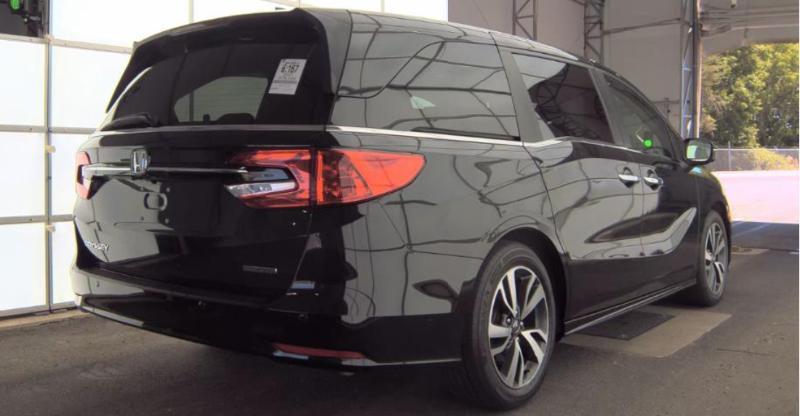 Honda Odyssey Touring Auto 2021