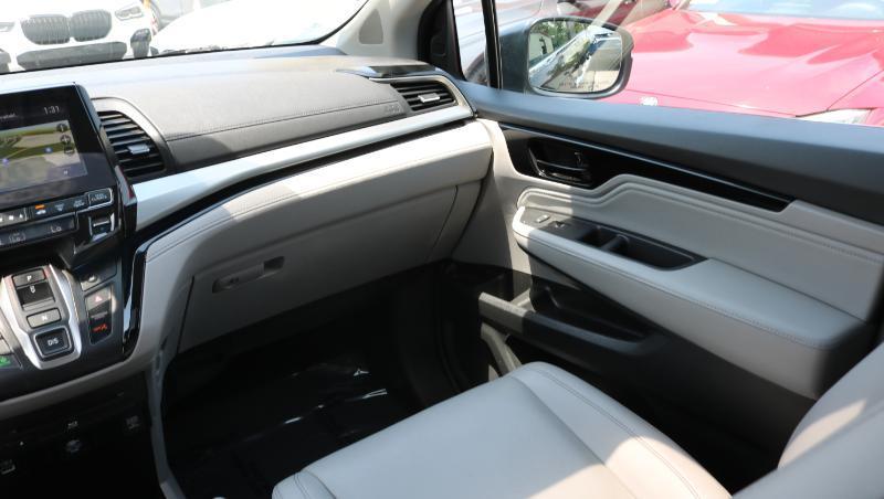 Honda Odyssey Touring Auto 2021