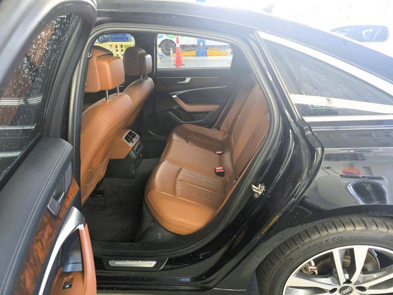 Audi A6 Sedan Premium 45 TFSI quattro 2023