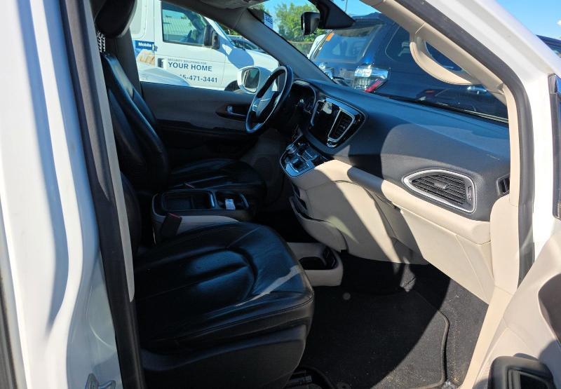 Chrysler Pacifica Touring L FWD 2018
