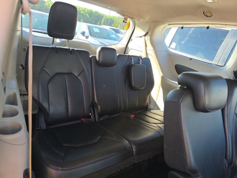 Chrysler Pacifica Touring L FWD 2018