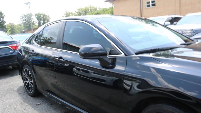 Toyota Camry SE Auto (Natl) 2019