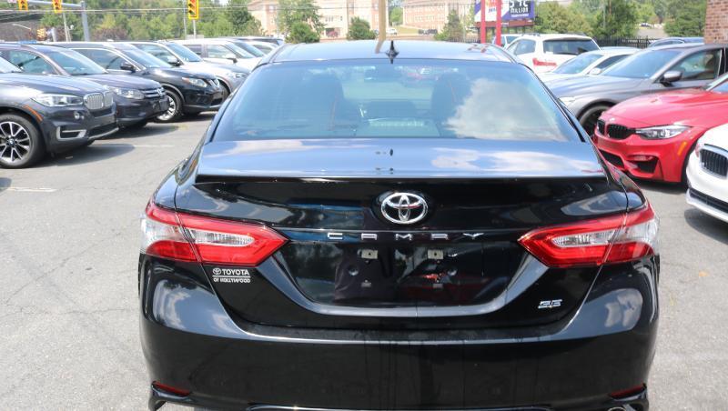 Toyota Camry SE Auto (Natl) 2019