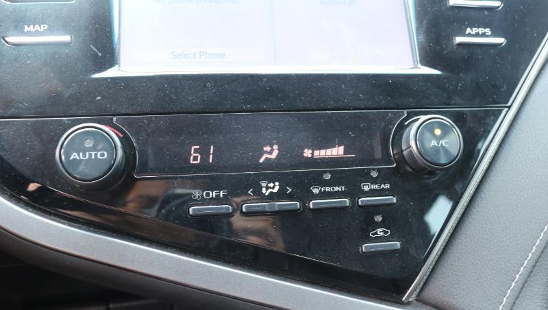 Toyota Camry SE Auto (Natl) 2019