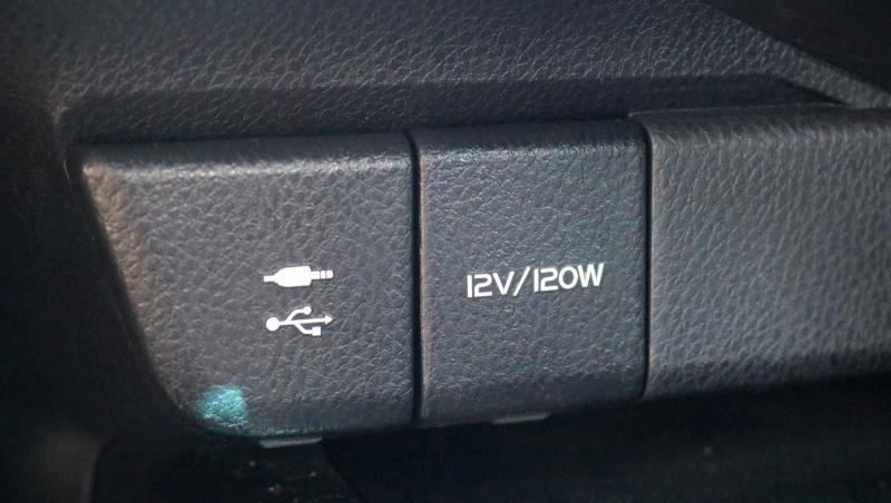 Toyota Camry SE Auto (Natl) 2019