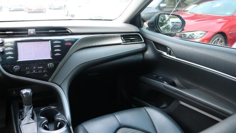 Toyota Camry SE Auto (Natl) 2019