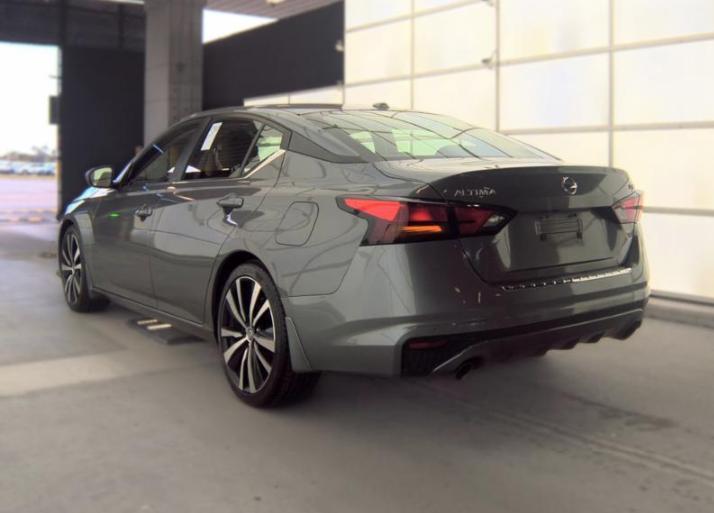 Nissan Altima 2.5 SR Sedan 2022
