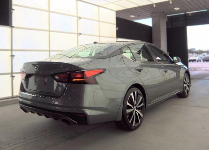 Nissan Altima 2.5 SR Sedan 2022