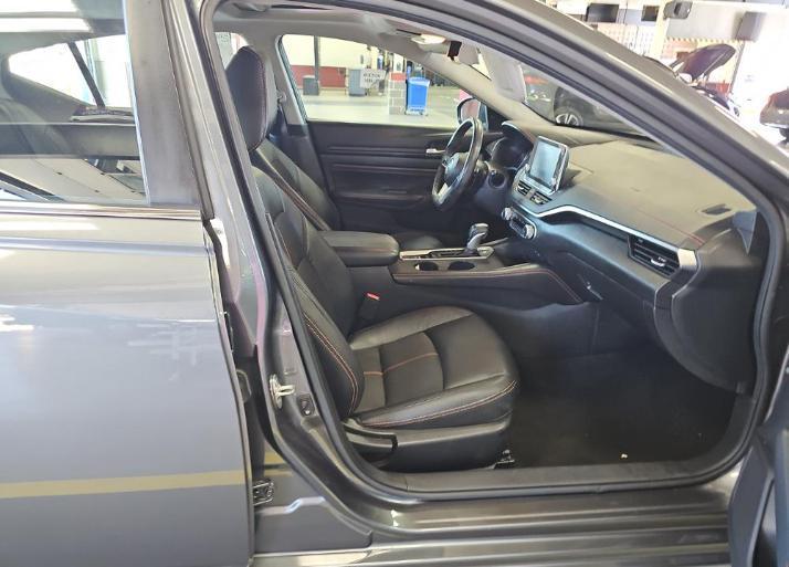 Nissan Altima 2.5 SR Sedan 2022