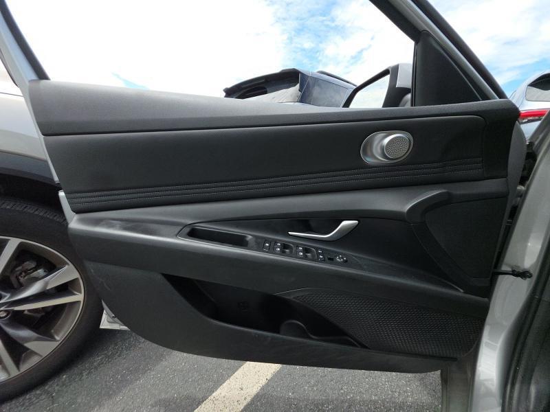 Hyundai Elantra SEL IVT 2023