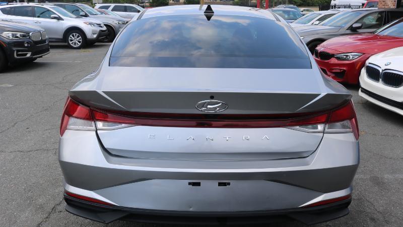 Hyundai Elantra SEL IVT 2023