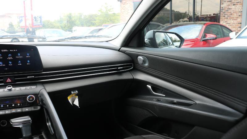 Hyundai Elantra SEL IVT 2023