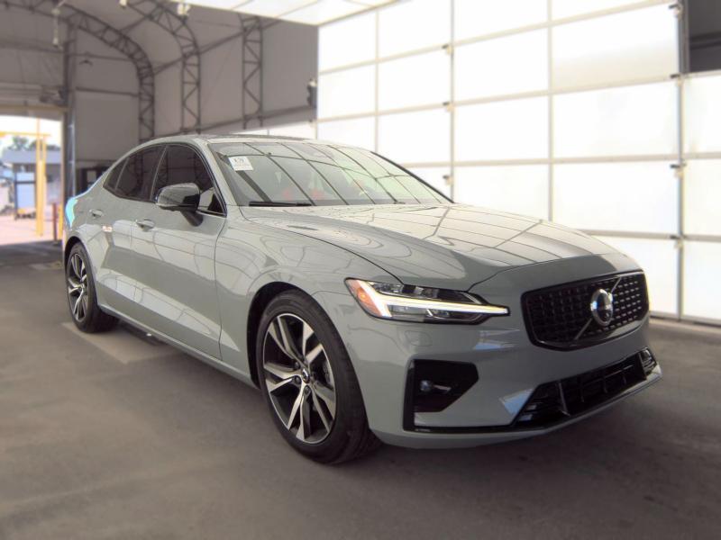 Volvo S60 B5 AWD Plus 2025