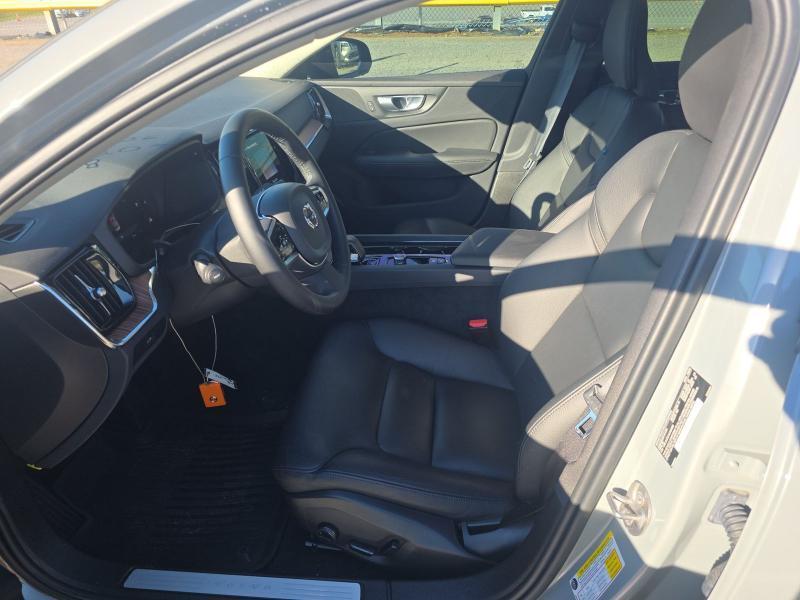 Volvo S60 B5 AWD Plus 2025