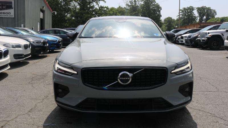 Volvo S60 B5 AWD Plus 2025