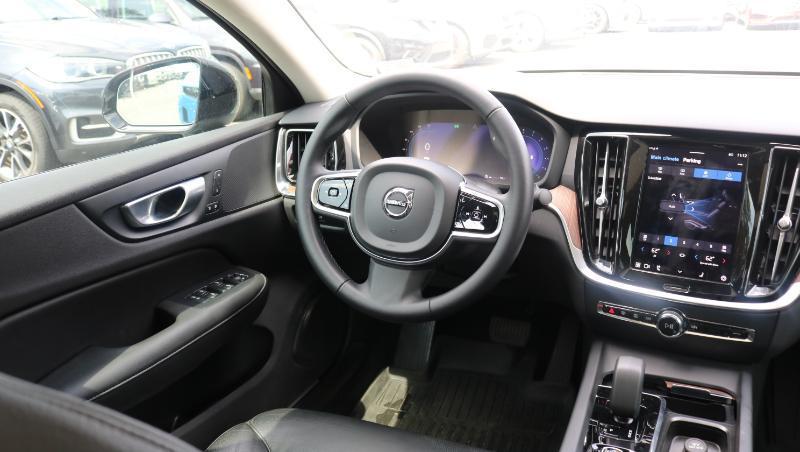 Volvo S60 B5 AWD Plus 2025